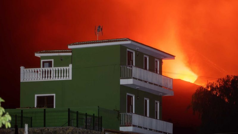 Lava do vulcão de La Palma ultrapassou 1,2 quilómetros de largura