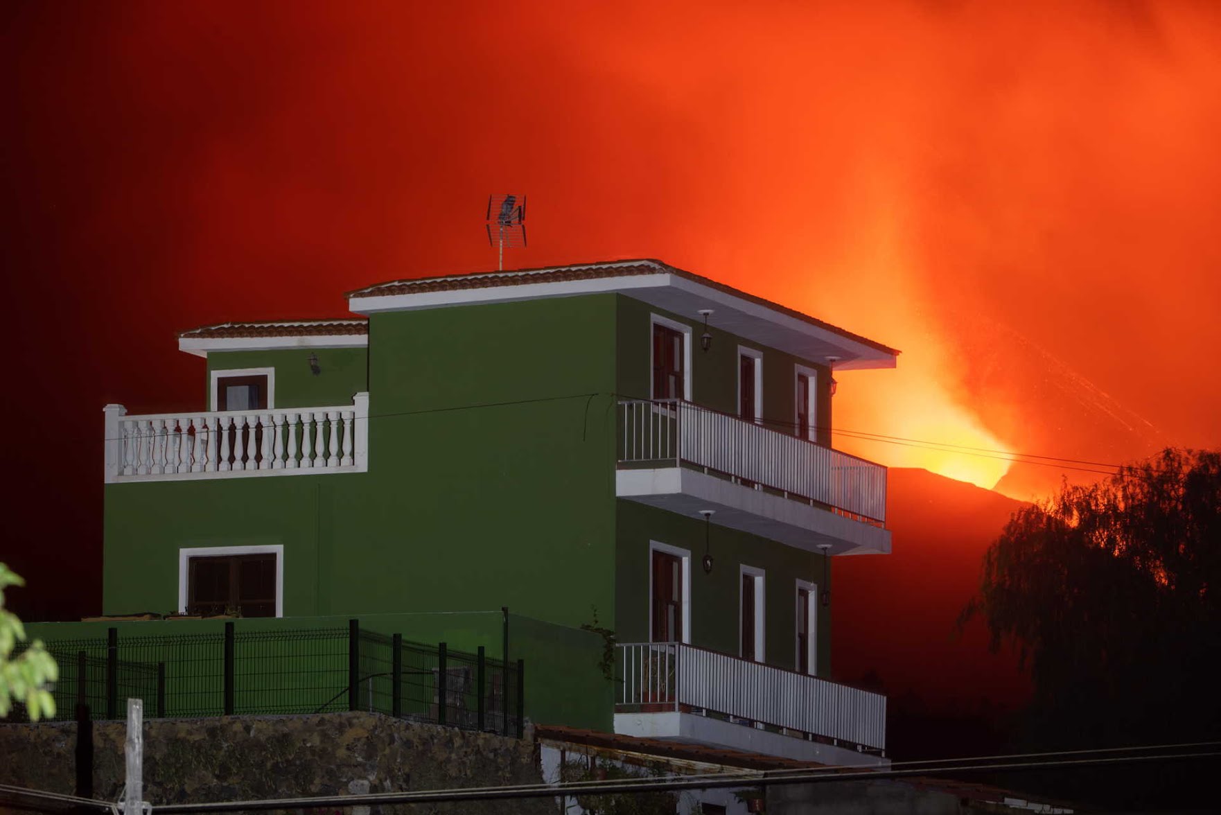 Lava do vulcão de La Palma ultrapassou 1,2 quilómetros de largura