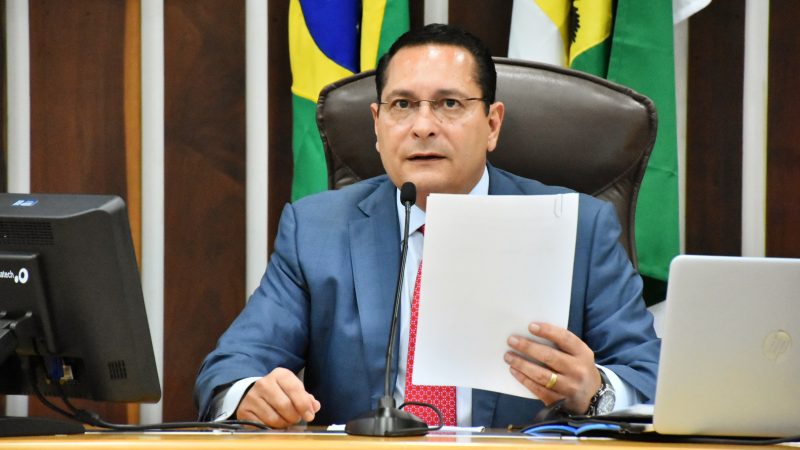 Ezequiel requer ações em saúde, educação, segurança e abastecimento para o Alto Oeste