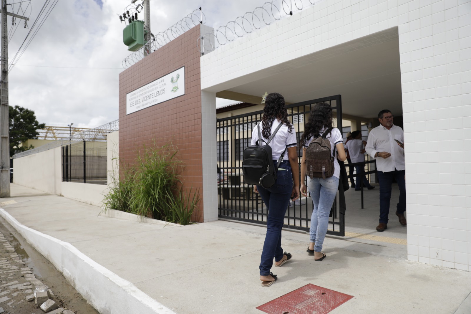 Aberto processo seletivo para professores e especialistas temporários para a rede estadual de ensino