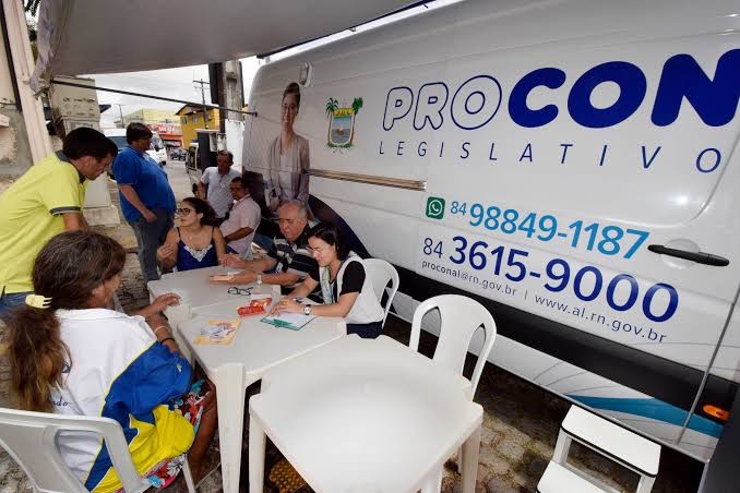 Procon Legislativo e Procon RN conscientizam potiguares na Black Friday