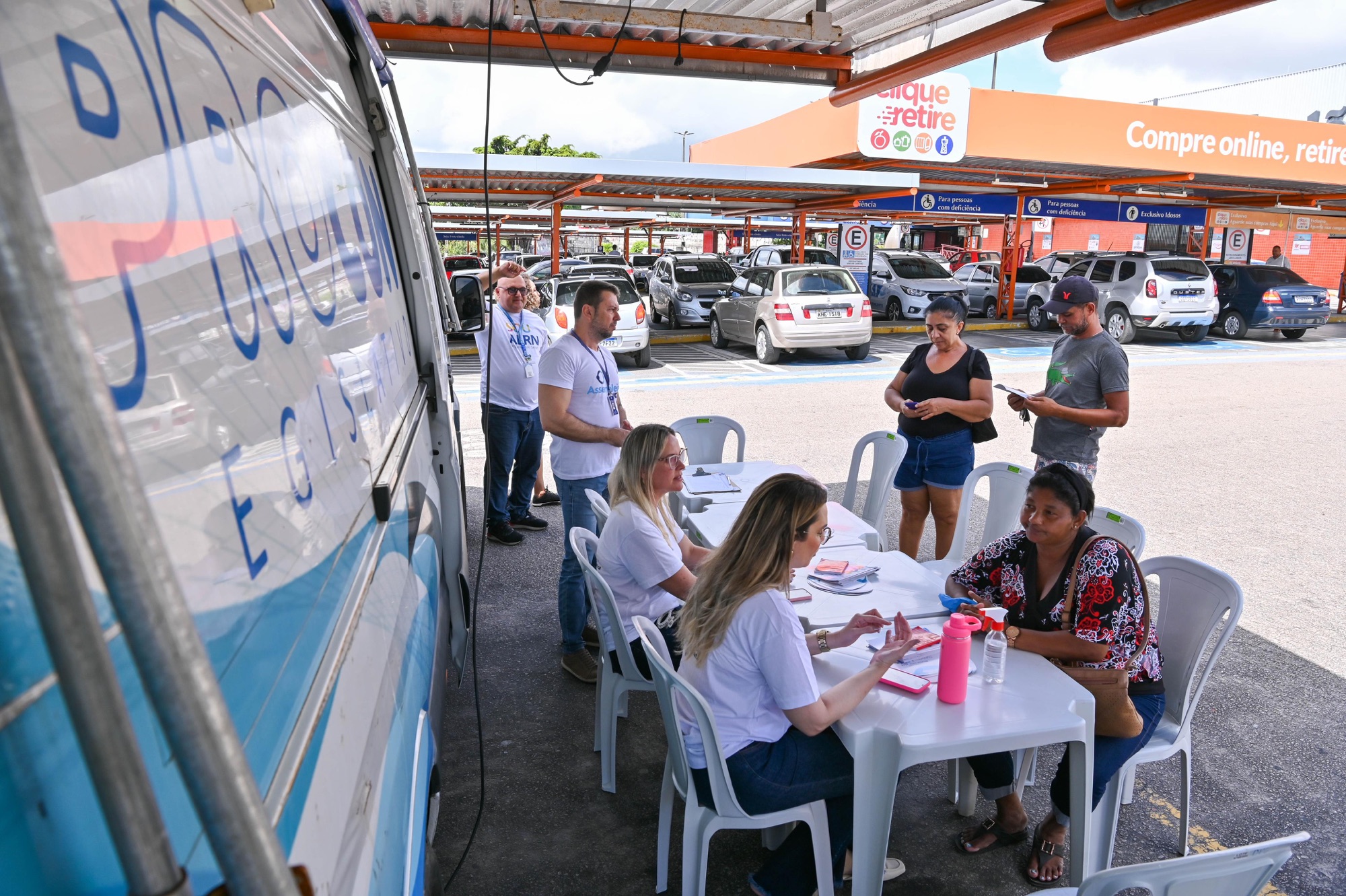 Assembleia Legislativa do RN leva Procon Móvel às ruas em celebração ao Dia do Consumidor