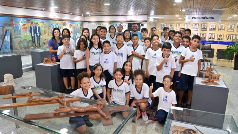 Crianças do Projeto Sesc Cidadão visitam exposição na Assembleia Legislativa do RN