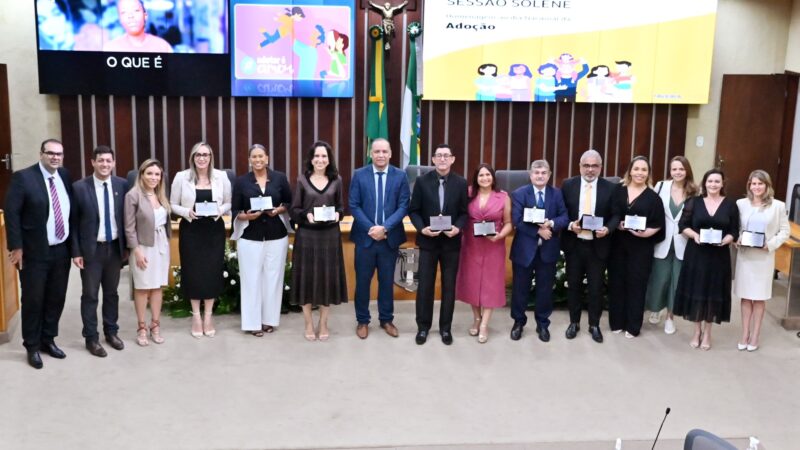 Sessão Solene na Assembleia Legislativa celebra Dia Nacional da Adoção