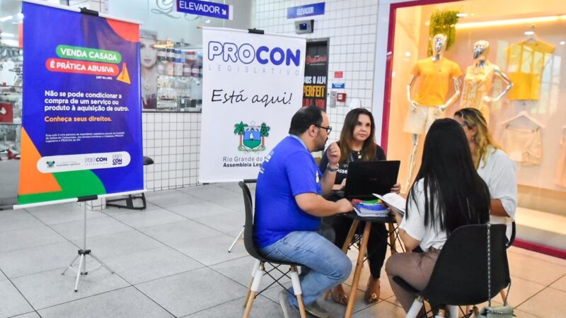 Comissão de Defesa do Consumidor promove ação pré-Black Friday no Shopping 10