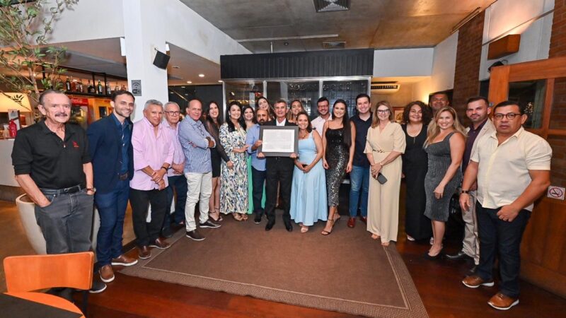 Comitê de Imprensa da ALRN entrega Placa de Parlamentar do Ano a Francisco do PT